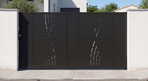 Posuvná ocelová brána